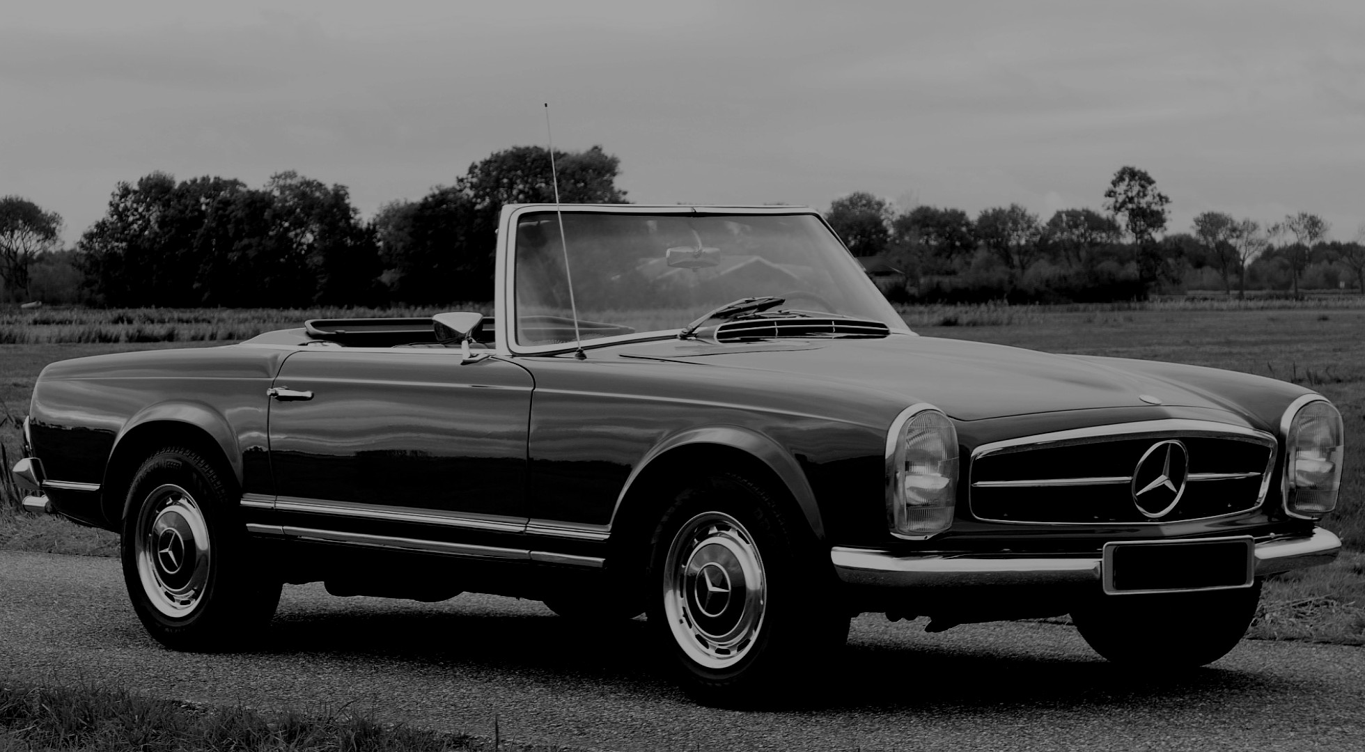 Classic Mercedes Benz 280SL mechanical restorations maintenance and service
